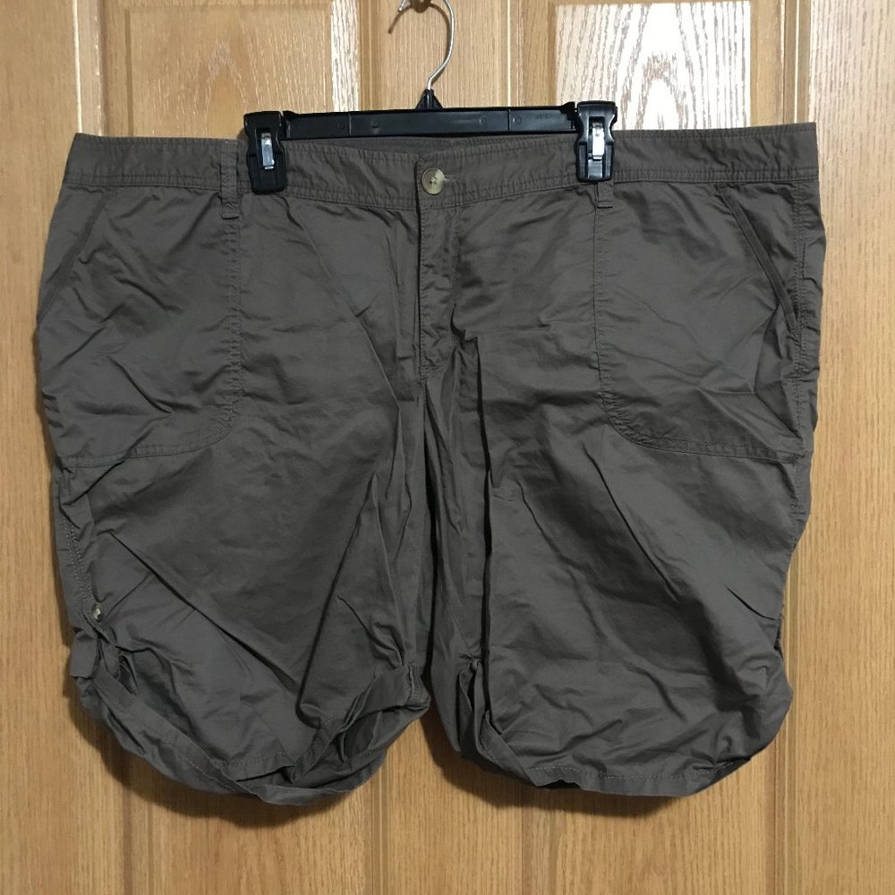 Old Navy plus brown cargo shorts size 22